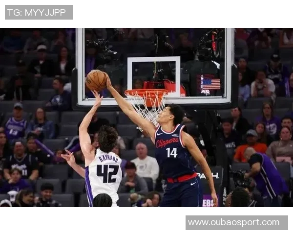 快船新秀桑德斯与SGA格里芬等人首发出战超35分钟砍下20分以上表现亮眼 快船新秀桑德斯与SGA格里芬等人首发出战超35分钟砍下20分以上表现亮眼